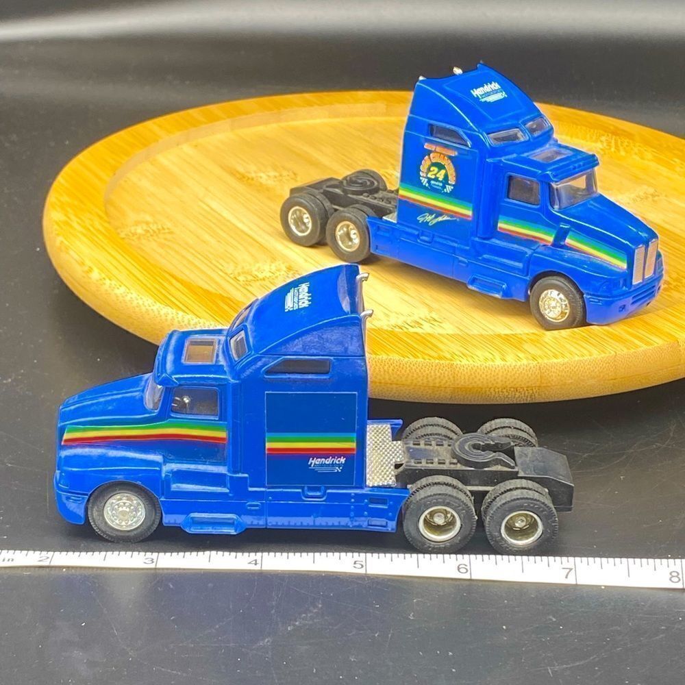 2 loose Jeff Gordon Hendrick 5” semi tractor without trailers in good condition
